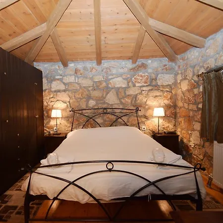 Maria * Synikia Mesi Trikalon