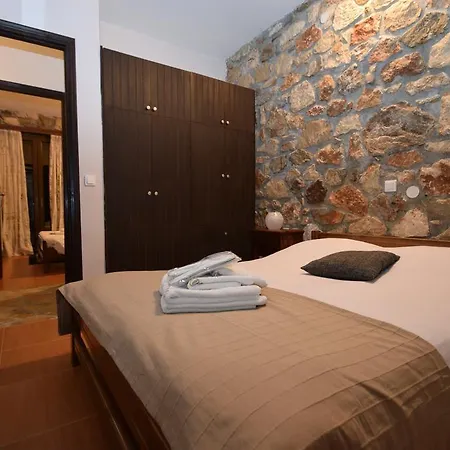 Maria * Synikia Mesi Trikalon