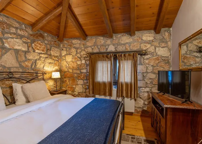 Maria Synikia Mesi Trikalon